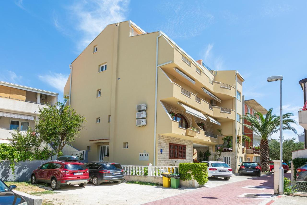 Apartments Barba Tucepi Exterior photo